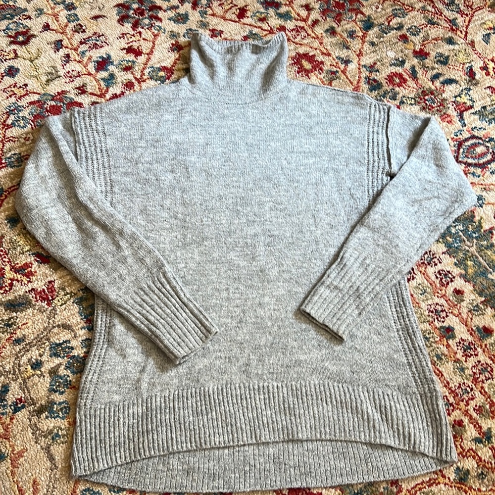 Grey Gap chunky turtleneck sweater